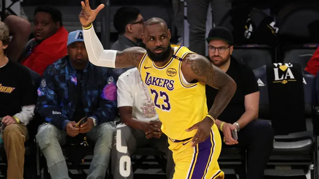 LeBron to stay with Lakers, set to become first player with 23 seasons in NBA
