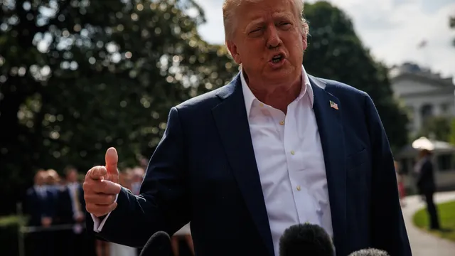 Trump warns Mexico, EU of 30% tariff hike starting August 1