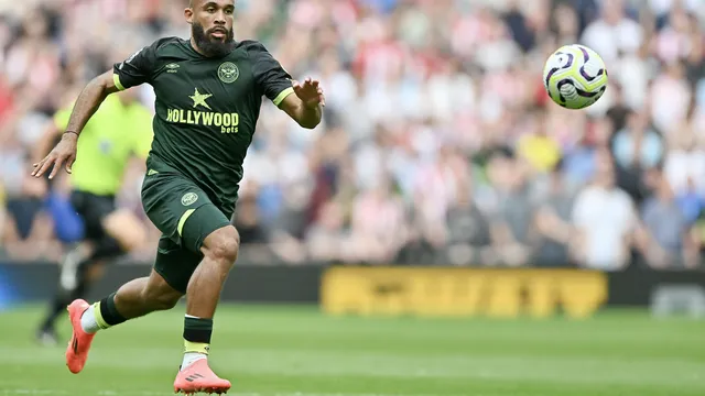Bryan Mbeumo officially signs with Manchester United