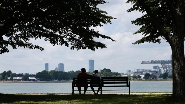 Hackers hit US app where women rate men they date