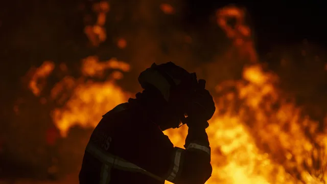 Spain helps Portugal fight mountain fire near border