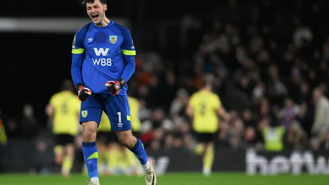 Manchester City re-sign Trafford in a record fee for a British goalkeeper