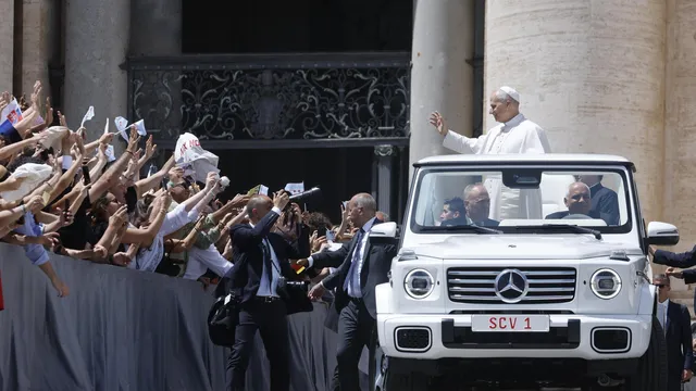 Vatican sends "digital missionaries" to social media