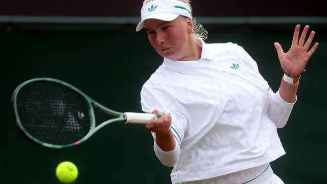 Dane Tauson stuns Swiatek to reach Montreal quarter-finals