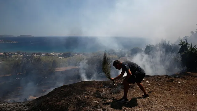 Over 1,500 hectares burned in Greece