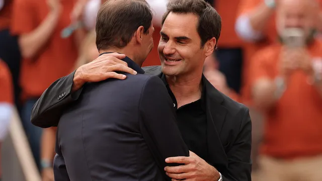 Roger Federer returns for Shanghai Masters match