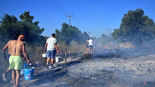 People evacuated due to forest fire on the Greek island of Chios