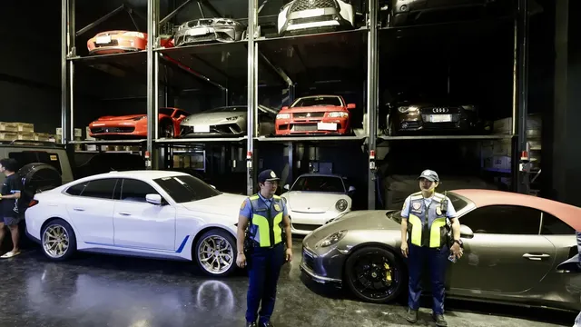 London police seize £6m Ferrari, Lamborghini and Bentley