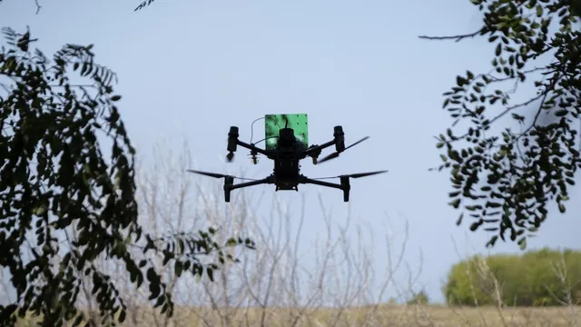 Drone Attacks Between Kyiv and Moscow Ahead of Zelensky’s Meeting with Trump