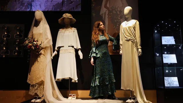 Unique props from Downton Abbey to be auctioned in the UK