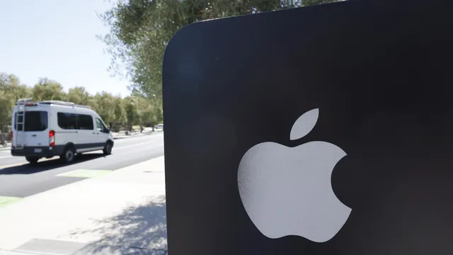 UK drops a request for access to Apple's user data