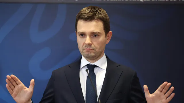 Mucunski laments to Politico about "Bulgaria's" (the EU's) demands and "the selective enlargement with Ukraine and Moldova"