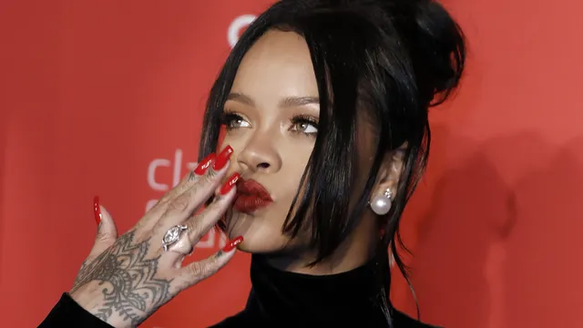 Rihanna thanks her fans 20 years after releasing her debut album